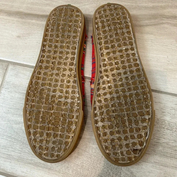 Sanuk CABRIO PONCHO Sidewalk Surfers Red Women's 8 - Picture 2 of 11